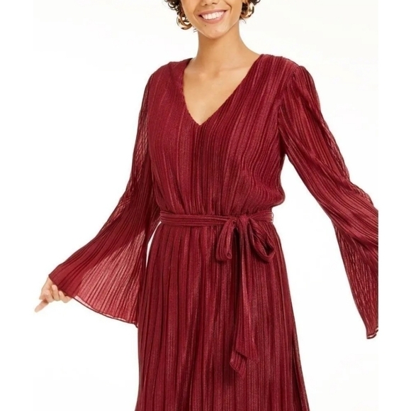 City Studio angel sleeve shimmery dress with a sash belt in burgundy size small - Picture 3 of 7